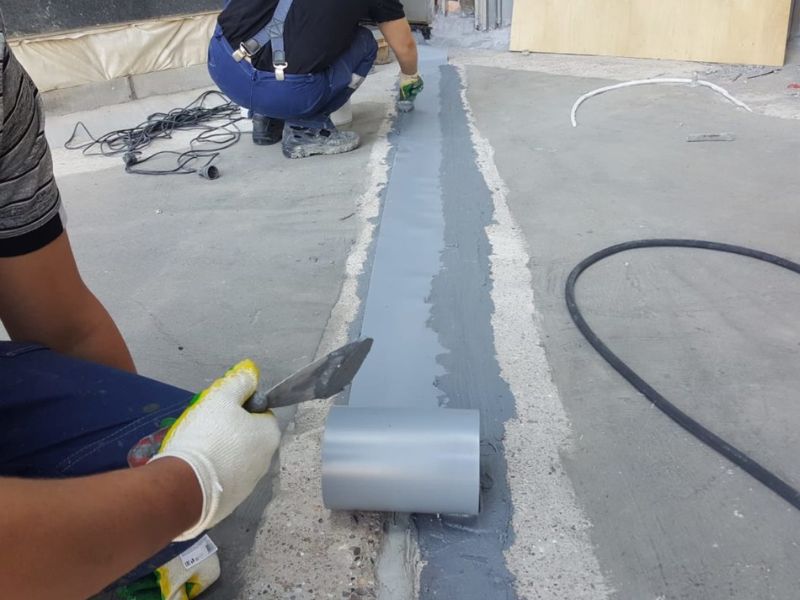 Dấu hiệu nhận biết cần xử lý chống thấm khe lún
